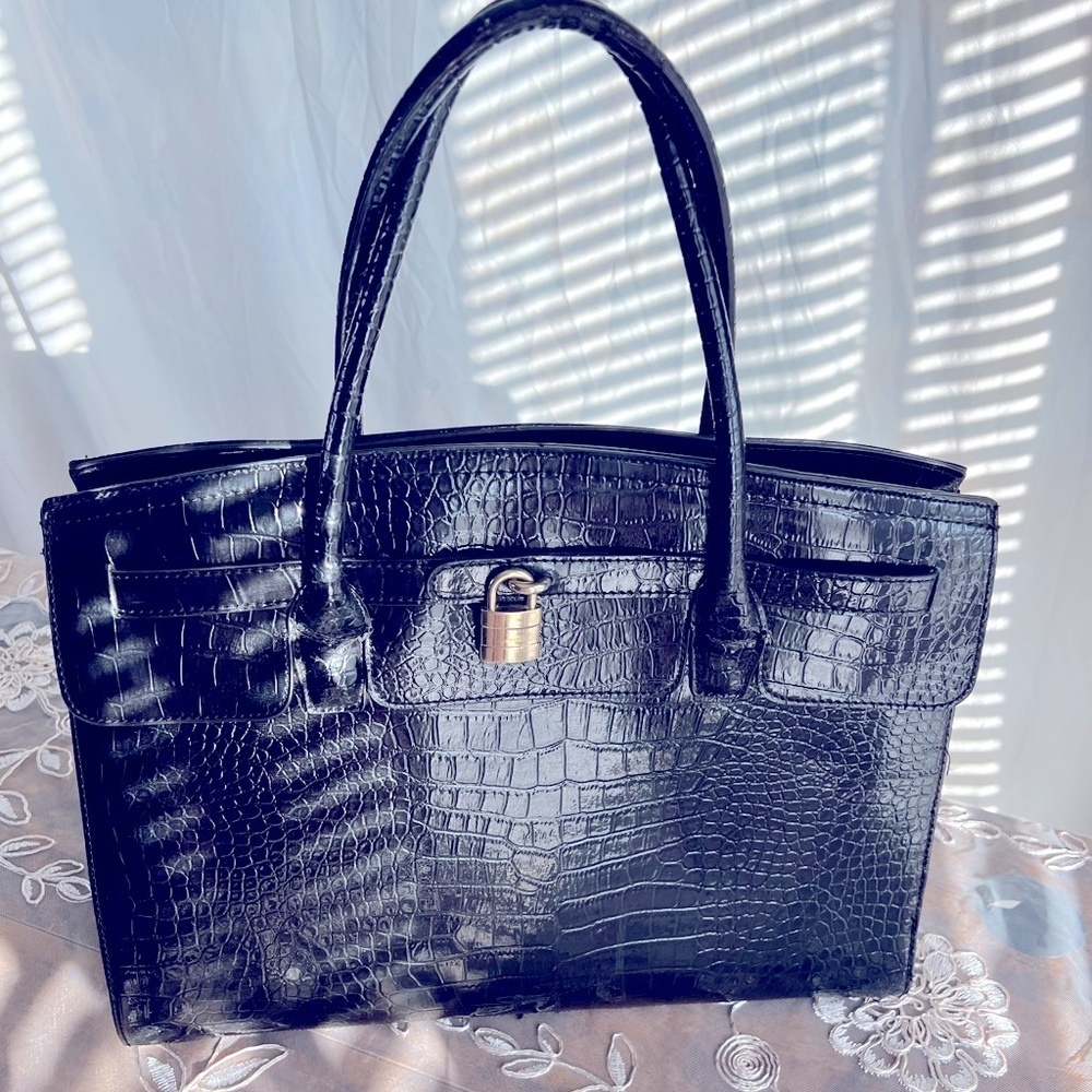 Black Aldo Faux Snakeskin Tote with Leopard Print Interior.
